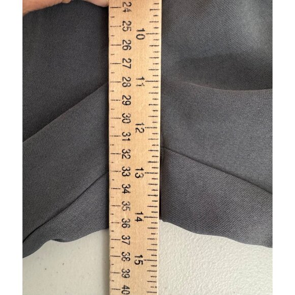 Madewell Pleated Tapered-Leg Pants in Easygoing Crepe 90s Grey - Picture 11 of 13